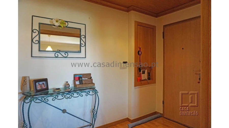 Apartamento T4 para Venda em Carnaxide e Queijas Foto 2