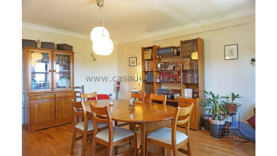 Apartamento T4 para Venda em Carnaxide e Queijas Foto 12