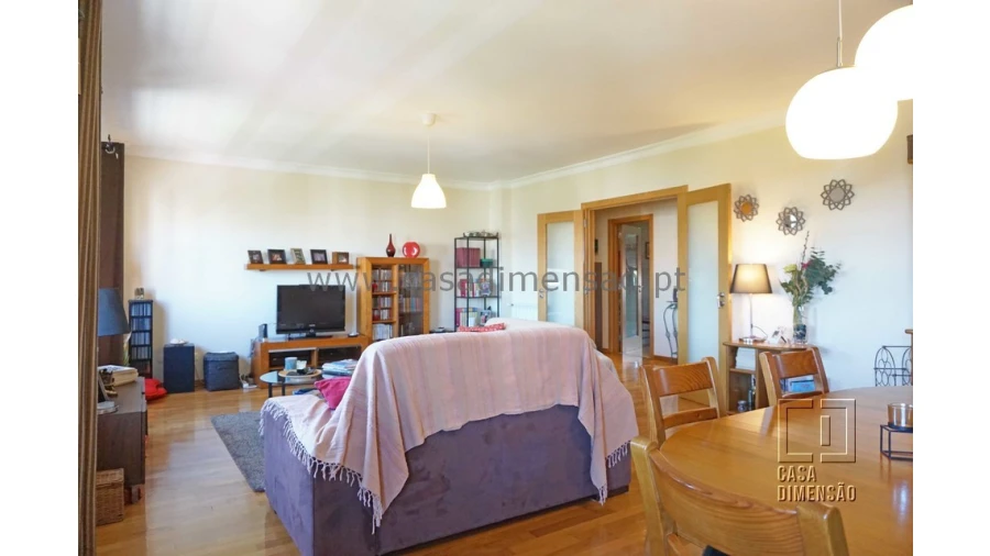 Apartamento T4 para Venda em Carnaxide e Queijas Foto 15