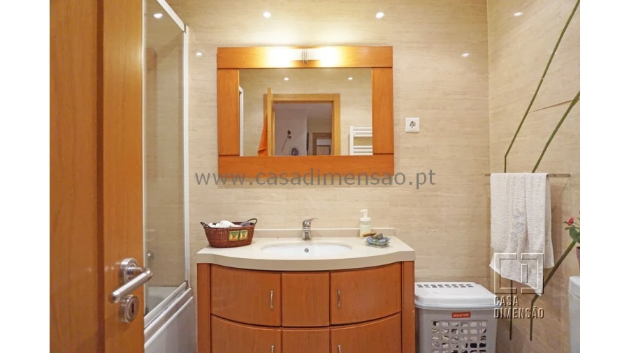 Apartamento T4 para Venda em Carnaxide e Queijas Foto 25