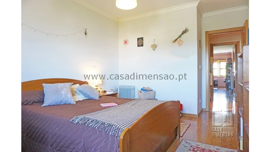 Apartamento T4 para Venda em Carnaxide e Queijas Foto 33