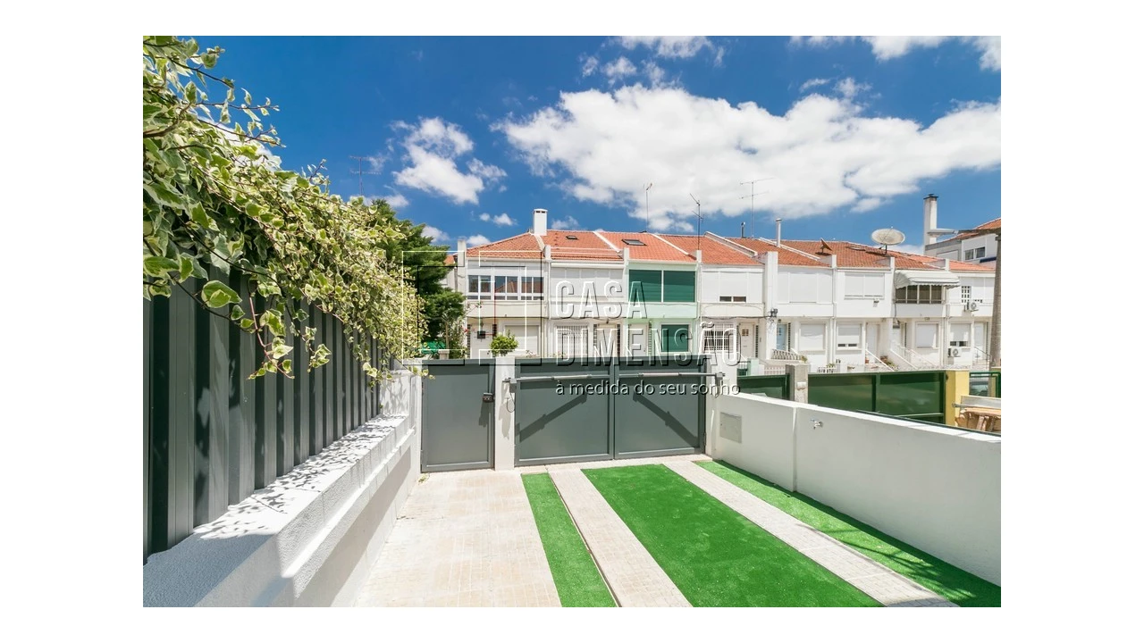 Moradia T4 para Venda em Alvalade Foto 4