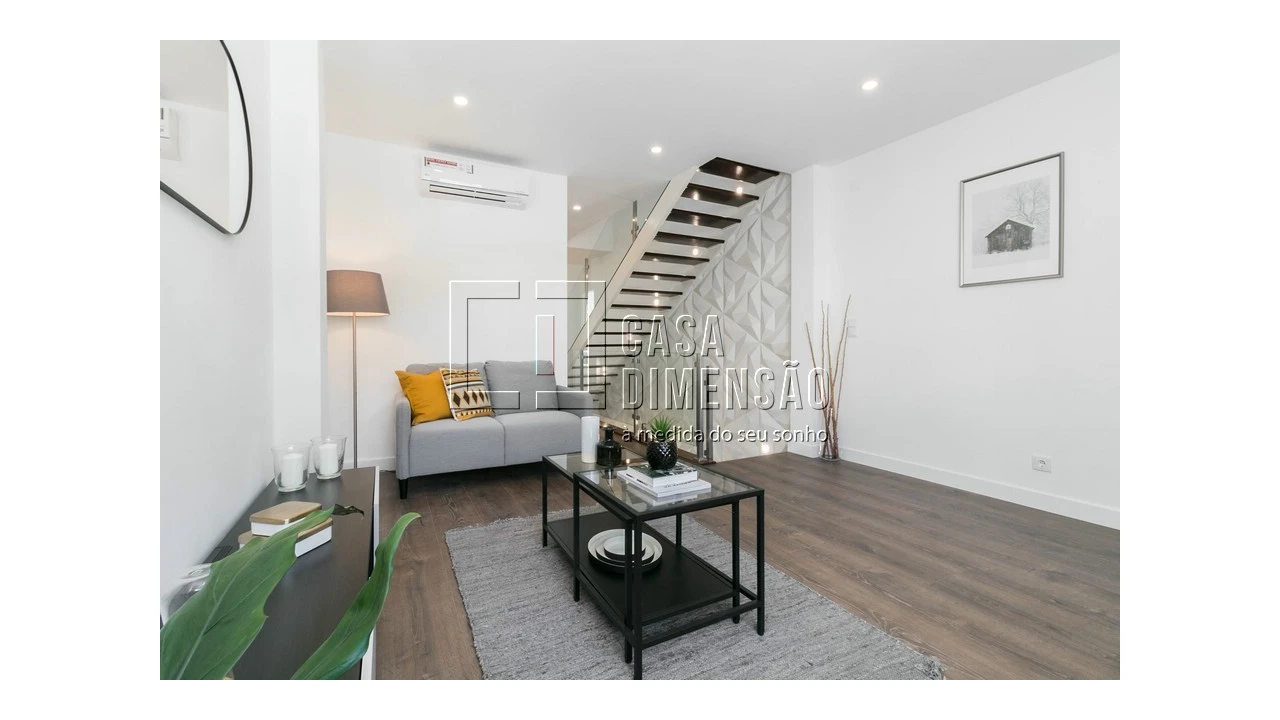 Moradia T4 para Venda em Alvalade Foto 5