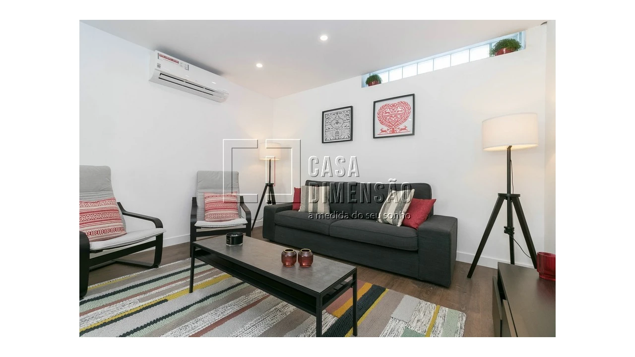 Moradia T4 para Venda em Alvalade Foto 8