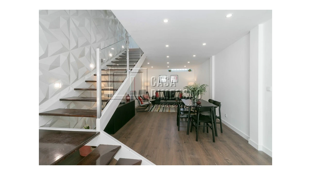 Moradia T4 para Venda em Alvalade Foto 9