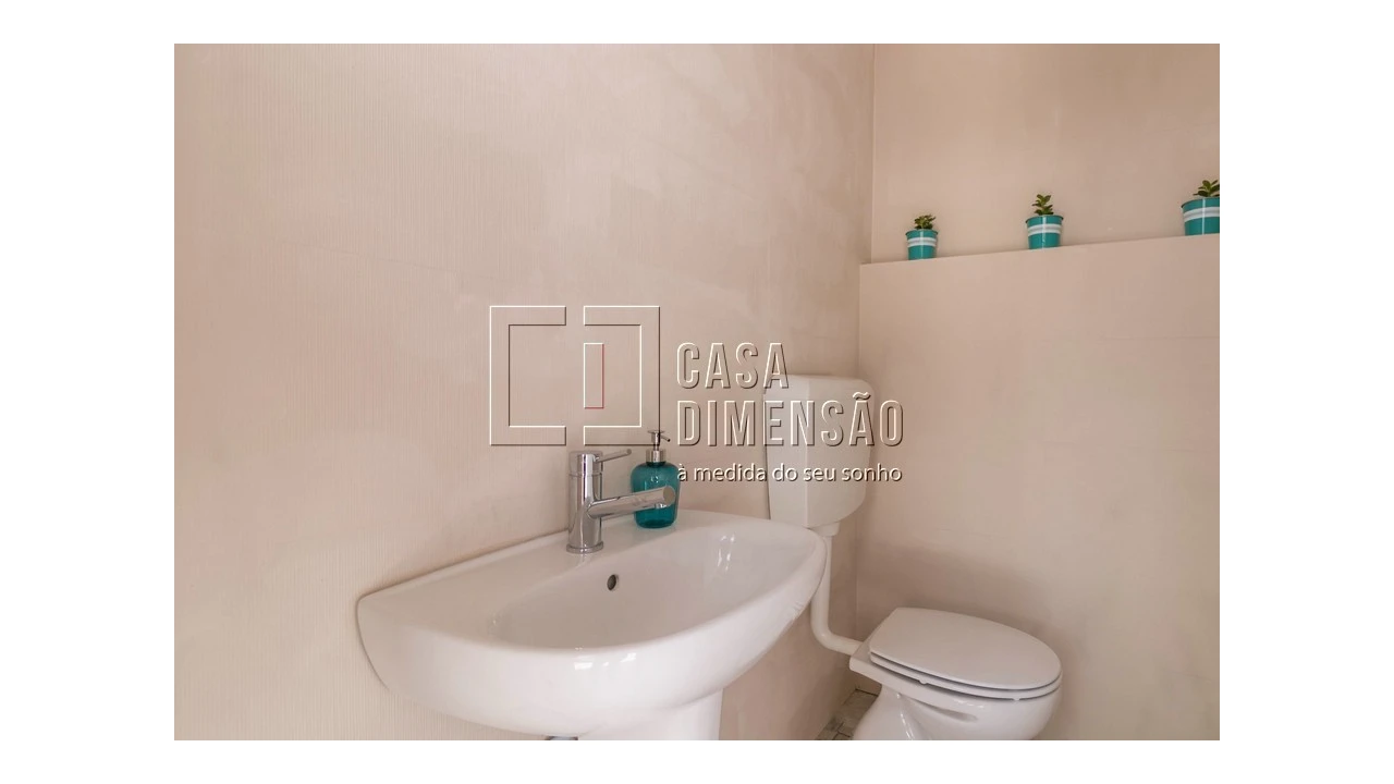 Moradia T4 para Venda em Alvalade Foto 25