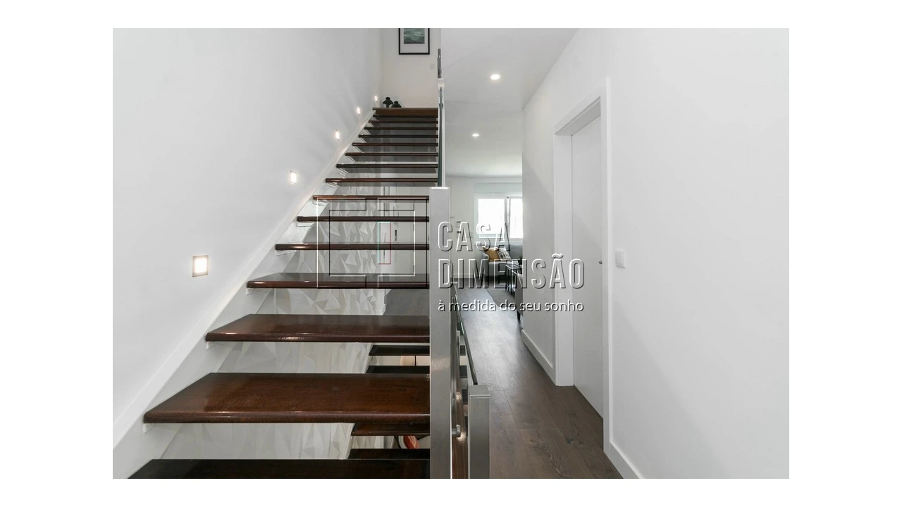 Moradia T4 para Venda em Alvalade Foto 34