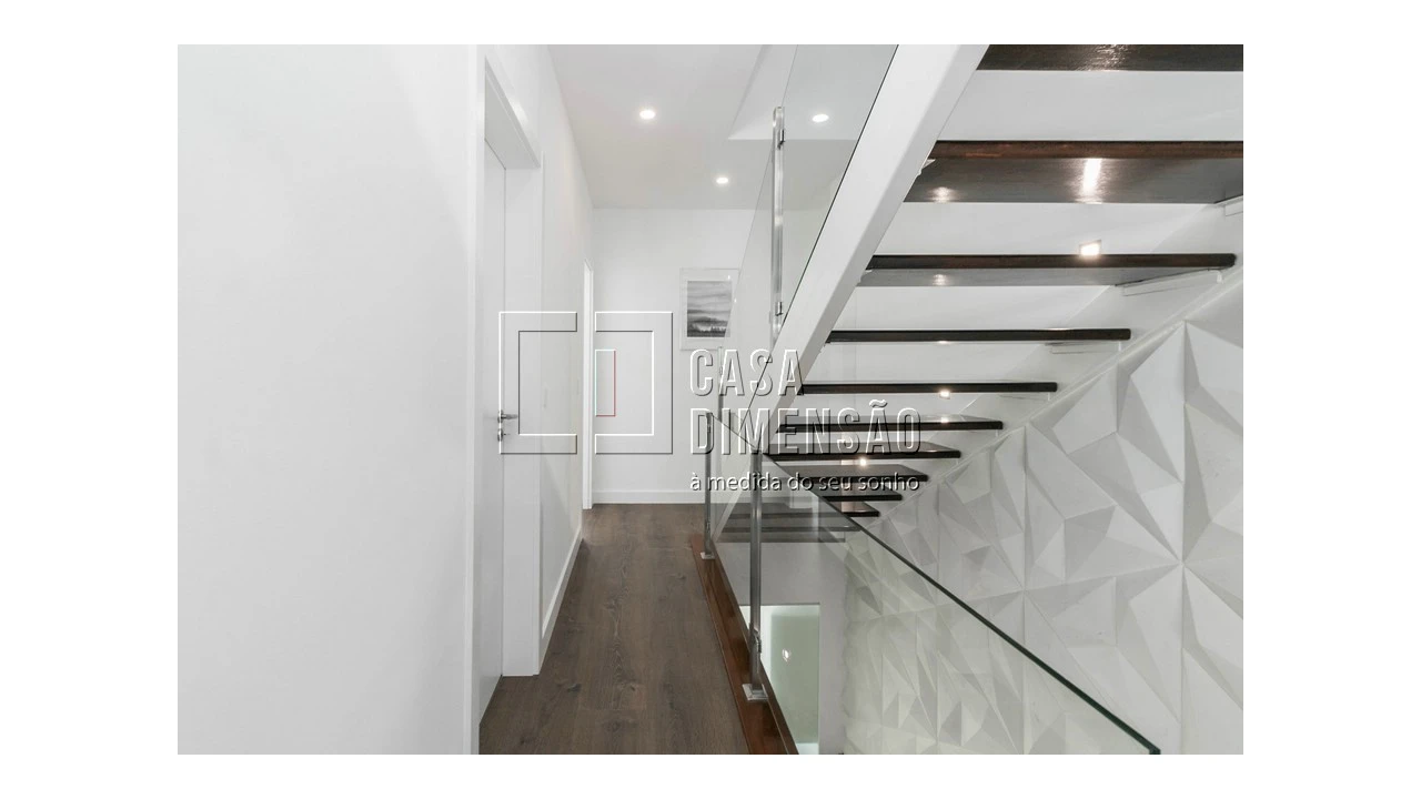 Moradia T4 para Venda em Alvalade Foto 35