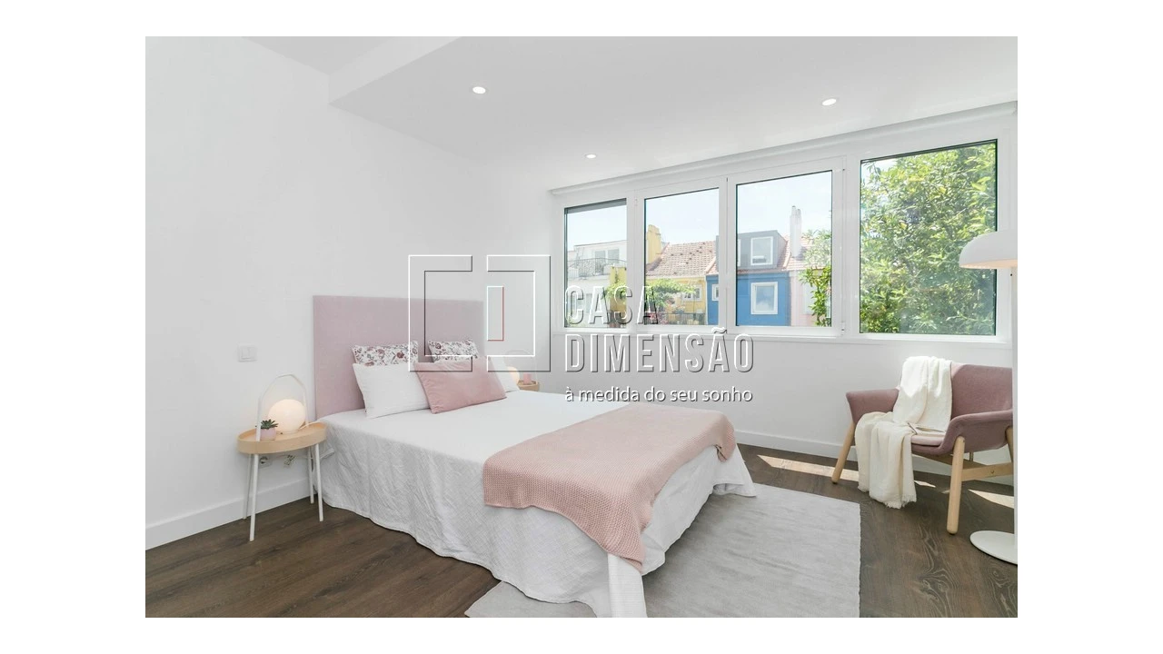 Moradia T4 para Venda em Alvalade Foto 46