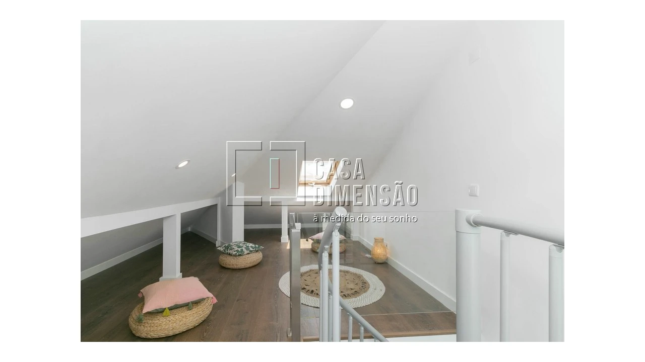 Moradia T4 para Venda em Alvalade Foto 53