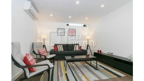 Moradia T4 para Venda em Alvalade