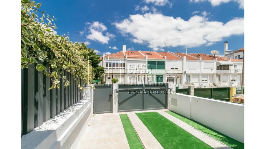 Moradia T4 para Venda em Alvalade Foto 4