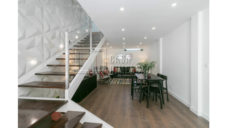 Moradia T4 para Venda em Alvalade Foto 9