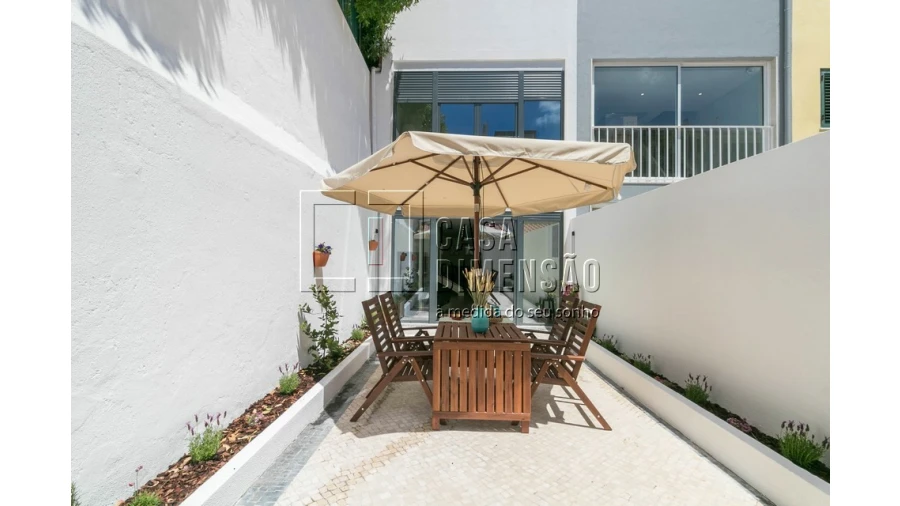 Moradia T4 para Venda em Alvalade Foto 17