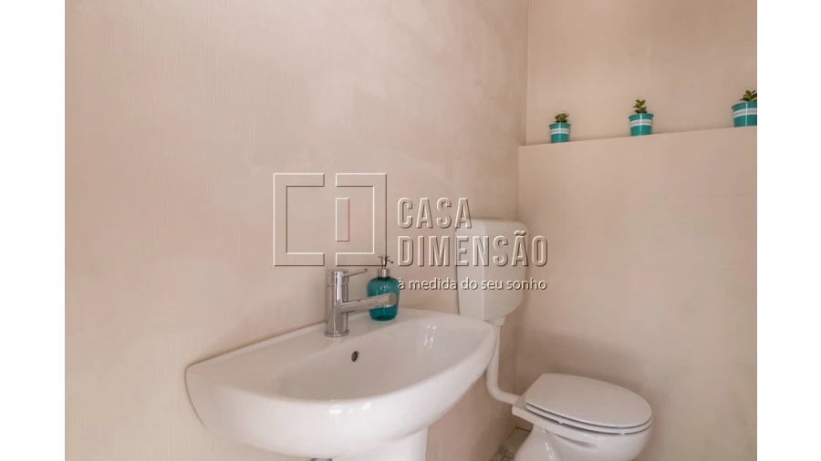 Moradia T4 para Venda em Alvalade Foto 25