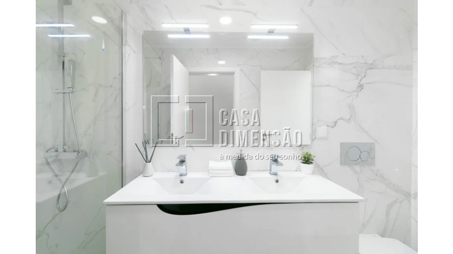 Moradia T4 para Venda em Alvalade Foto 3