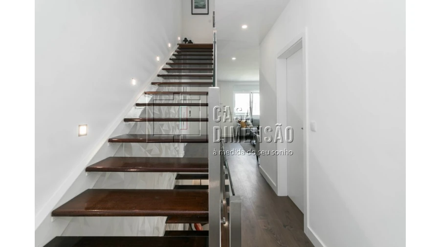 Moradia T4 para Venda em Alvalade Foto 34