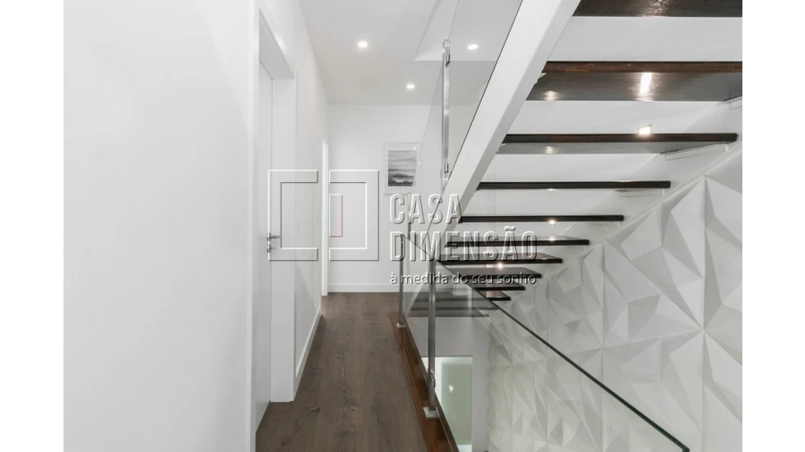 Moradia T4 para Venda em Alvalade Foto 35