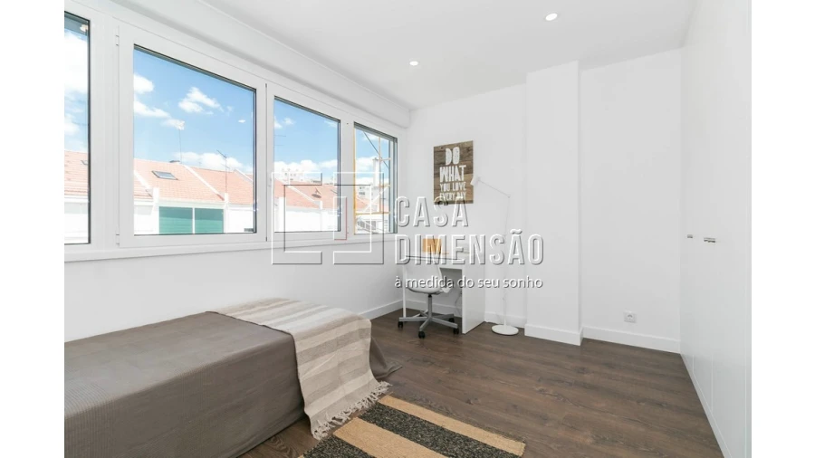 Moradia T4 para Venda em Alvalade Foto 40