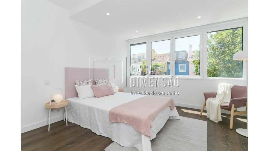 Moradia T4 para Venda em Alvalade Foto 46