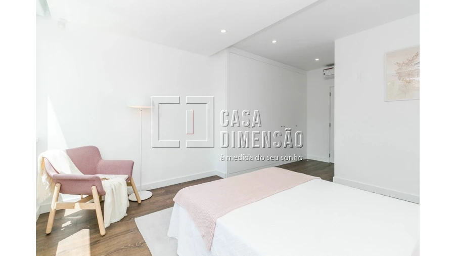 Moradia T4 para Venda em Alvalade Foto 48