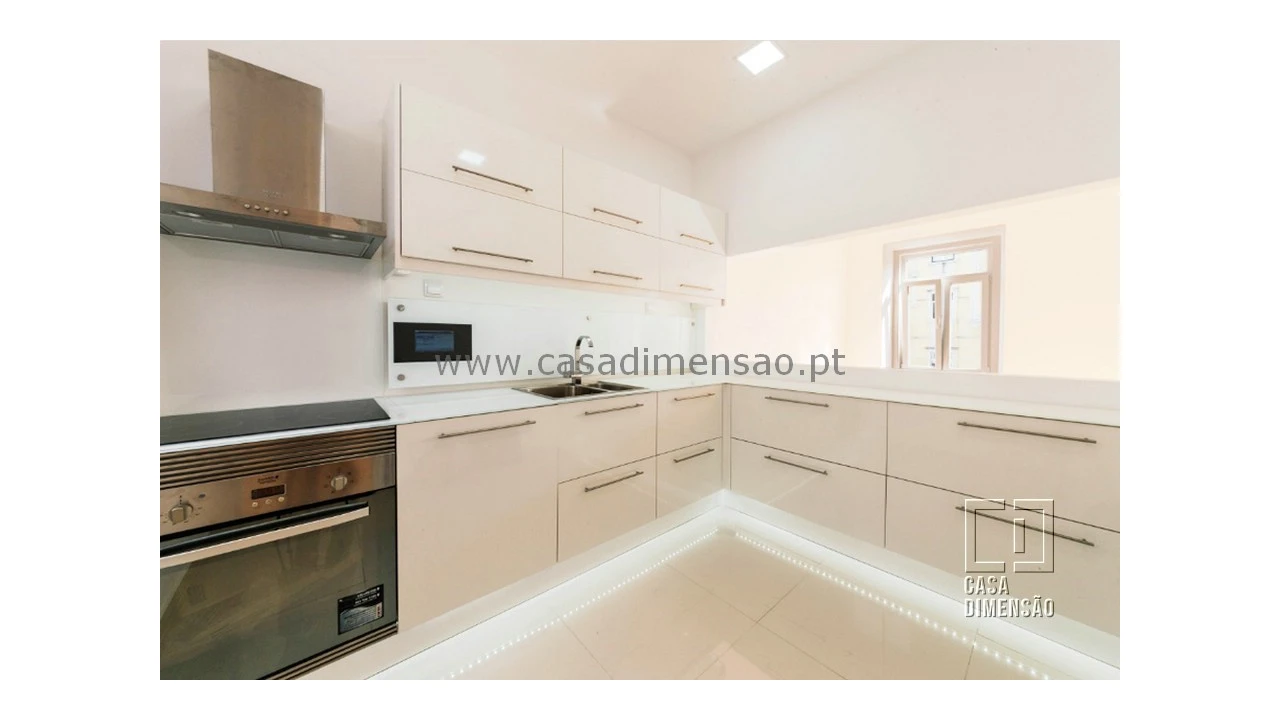 Apartamento T3 para Venda em Avenidas Novas Foto 8