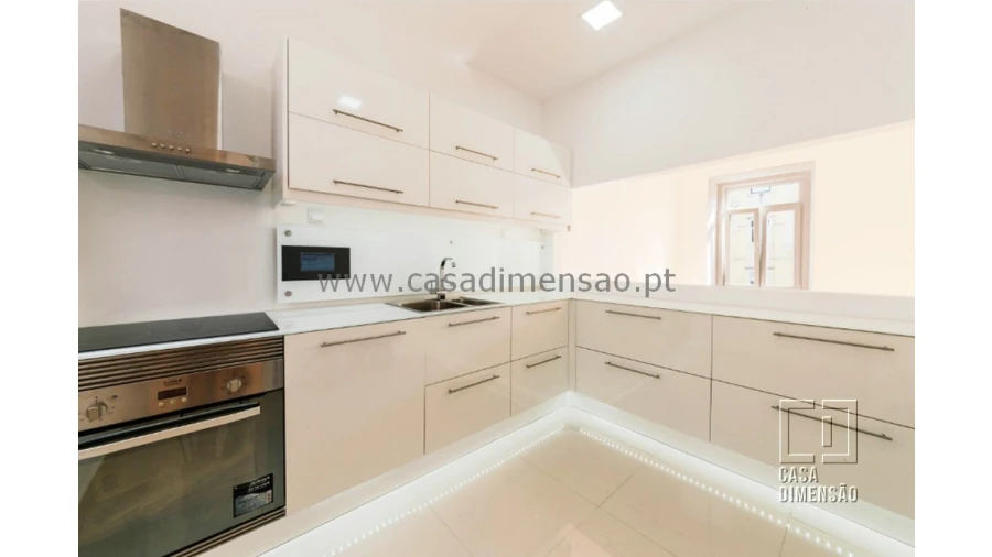Apartamento T3 para Venda em Avenidas Novas Foto 8