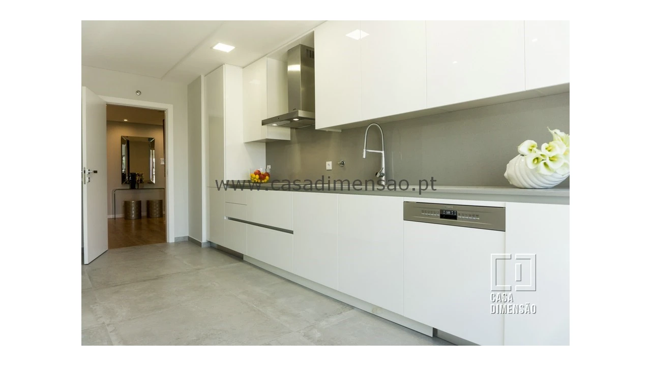 Apartamento T3 para Venda em Carnaxide e Queijas Foto 43