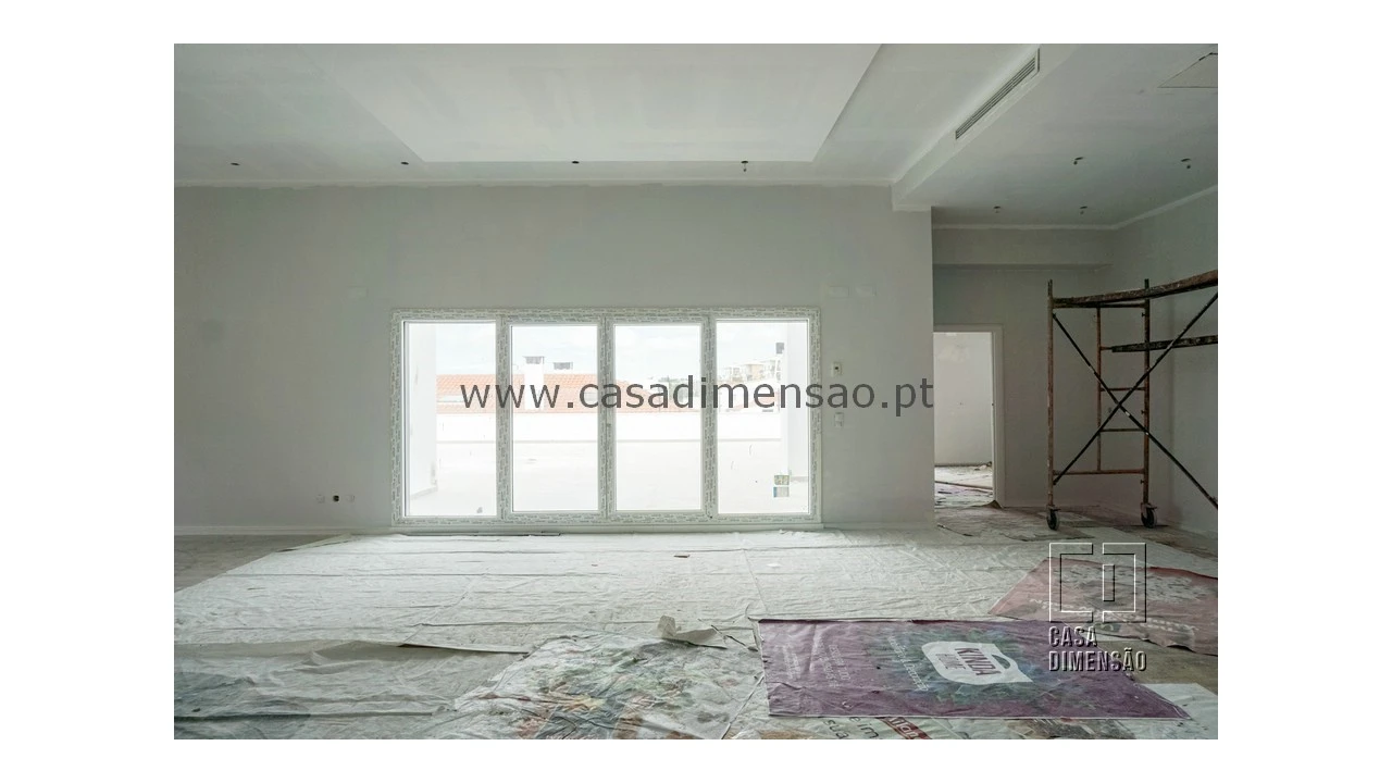 Apartamento T3 para Venda em Carnaxide e Queijas Foto 1