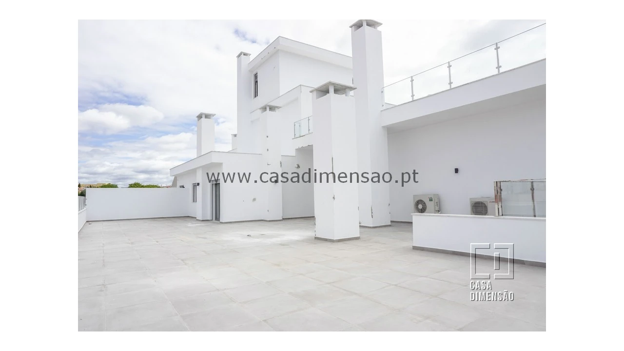 Apartamento T3 para Venda em Carnaxide e Queijas Foto 10