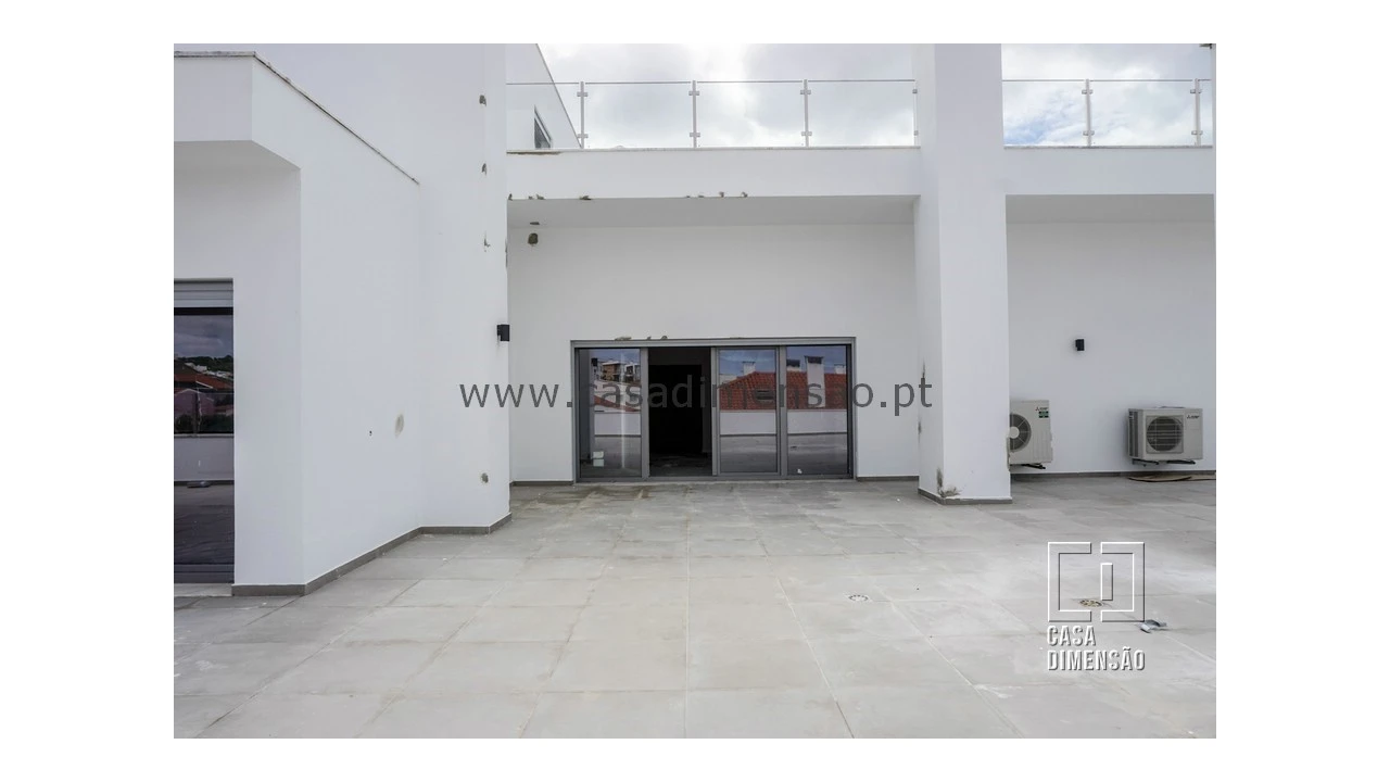 Apartamento T3 para Venda em Carnaxide e Queijas Foto 11