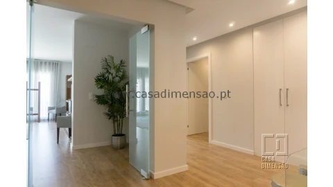 Apartamento T3 para Venda em Carnaxide e Queijas