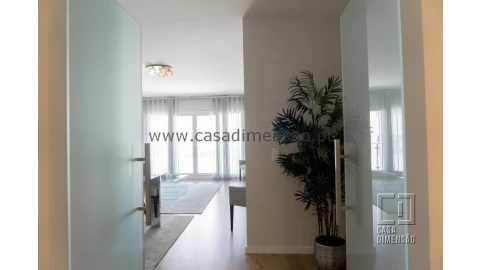 Apartamento T3 para Venda em Carnaxide e Queijas