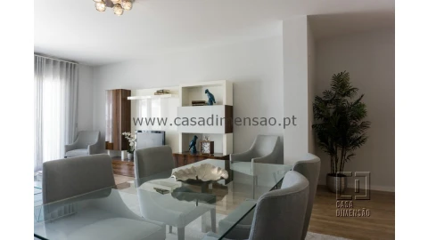 Apartamento T3 para Venda em Carnaxide e Queijas