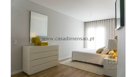 Apartamento T3 para Venda em Carnaxide e Queijas