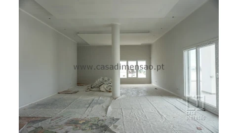 Apartamento T3 para Venda em Carnaxide e Queijas