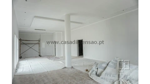 Apartamento T3 para Venda em Carnaxide e Queijas