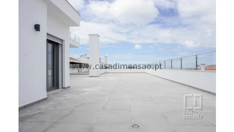 Apartamento T3 para Venda em Carnaxide e Queijas