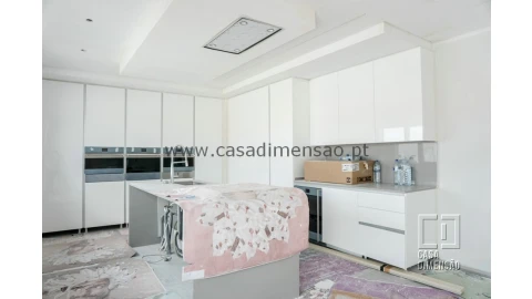 Apartamento T3 para Venda em Carnaxide e Queijas