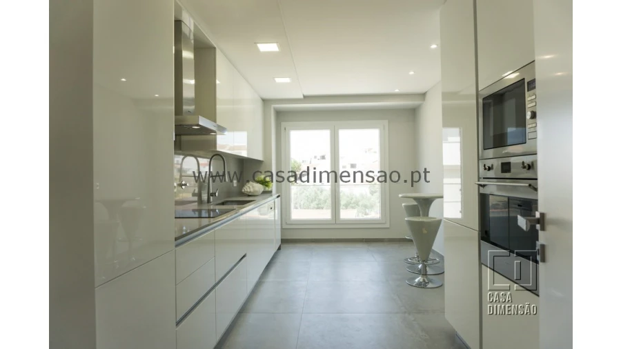 Apartamento T3 para Venda em Carnaxide e Queijas Foto 40