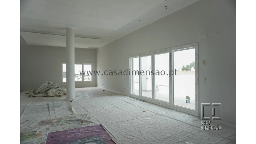 Apartamento T3 para Venda em Carnaxide e Queijas Foto 2