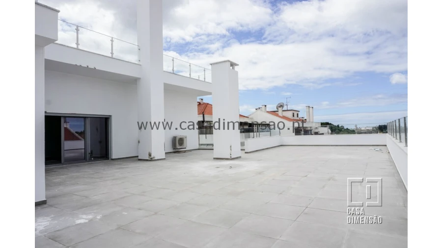 Apartamento T3 para Venda em Carnaxide e Queijas Foto 9