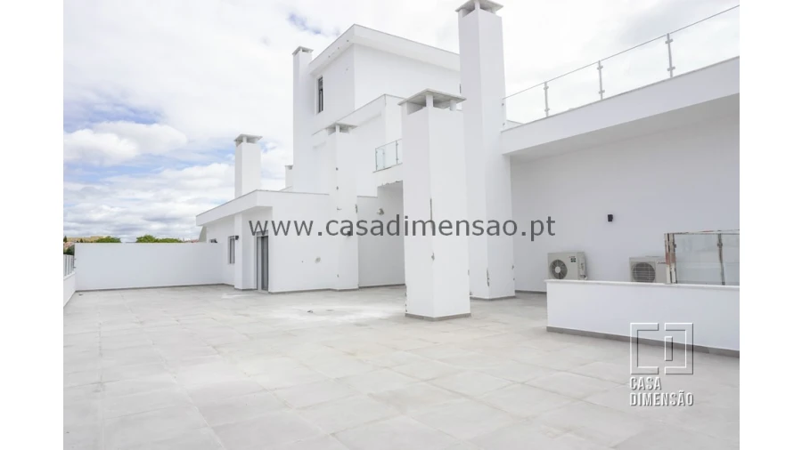 Apartamento T3 para Venda em Carnaxide e Queijas Foto 10