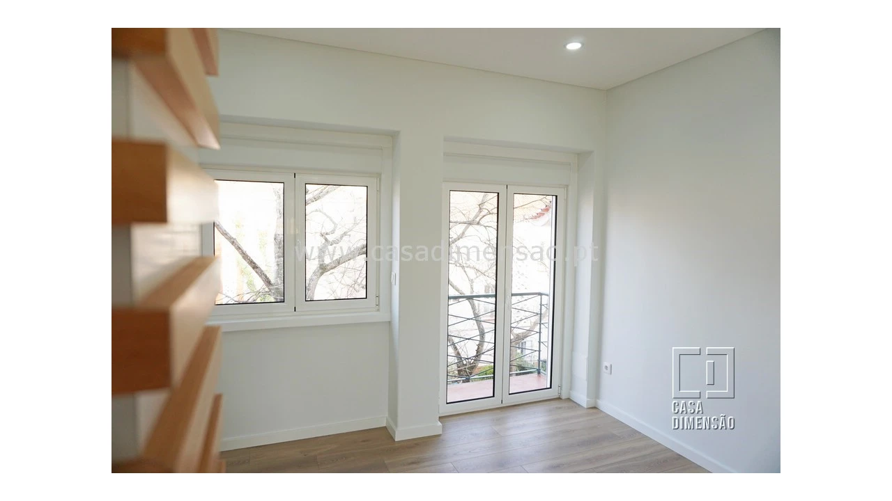 Apartamento T2 para Venda em Alvalade Foto 7