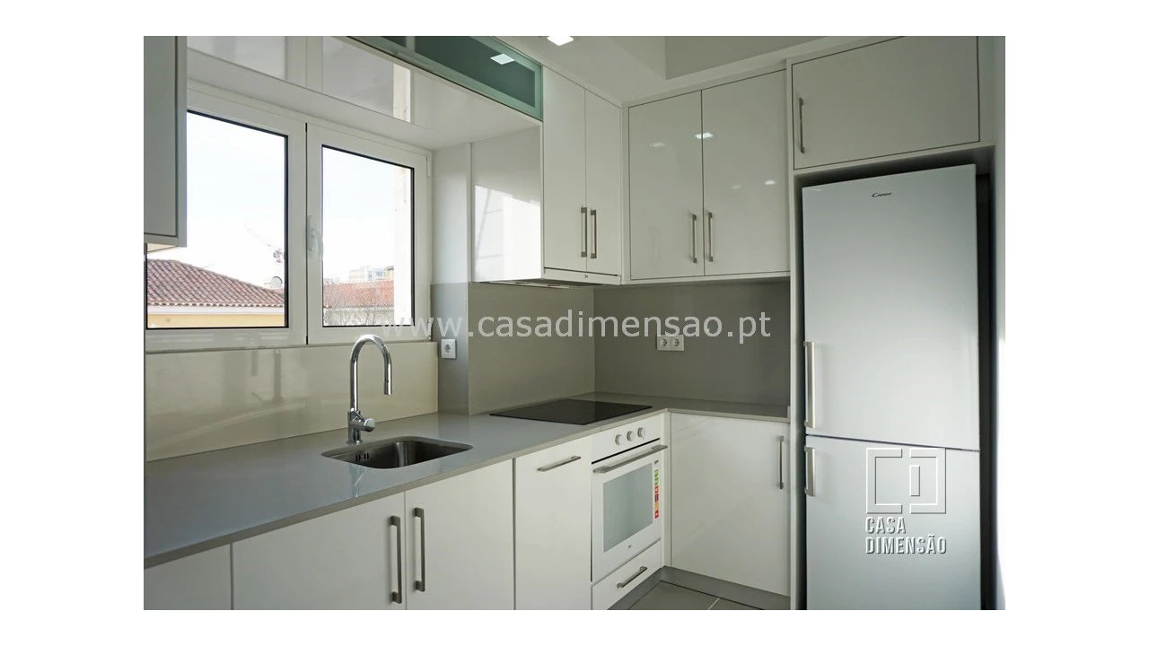 Apartamento T2 para Venda em Alvalade Foto 12
