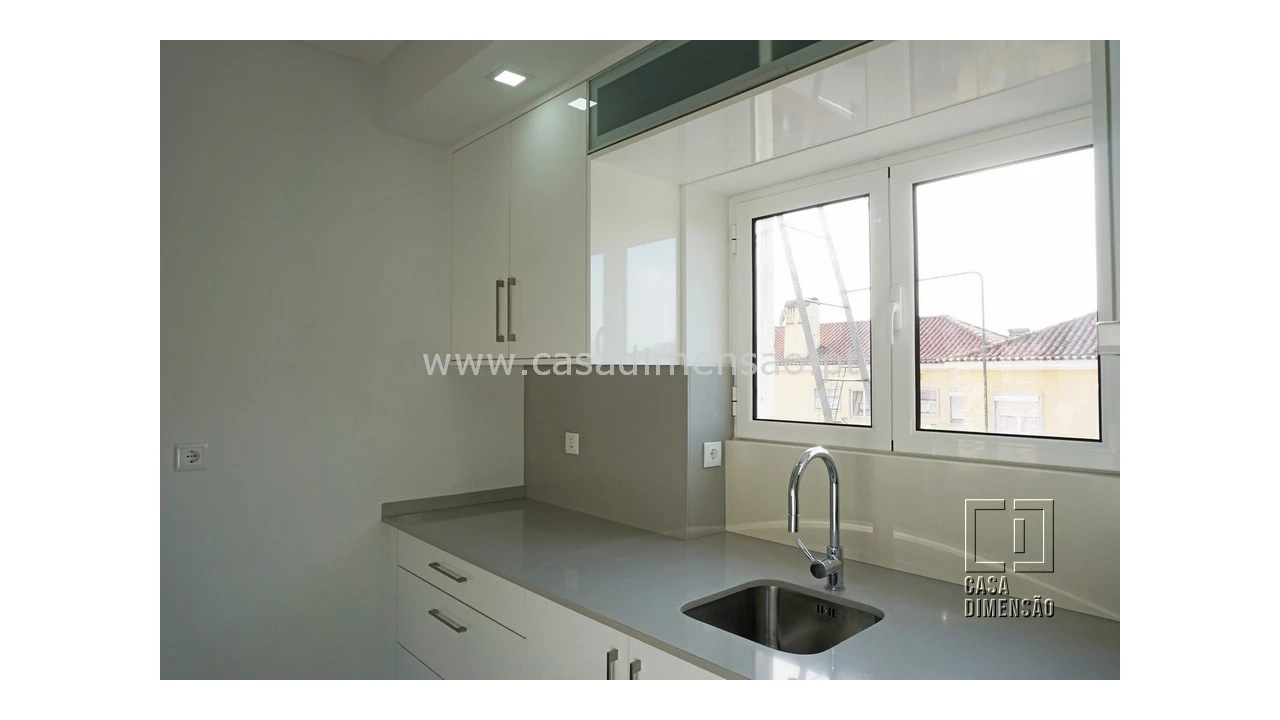 Apartamento T2 para Venda em Alvalade Foto 14