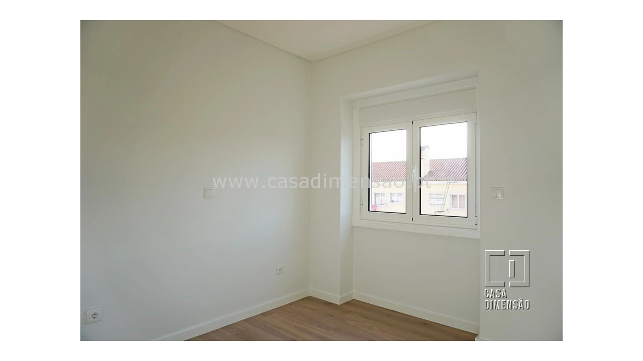 Apartamento T2 para Venda em Alvalade Foto 19