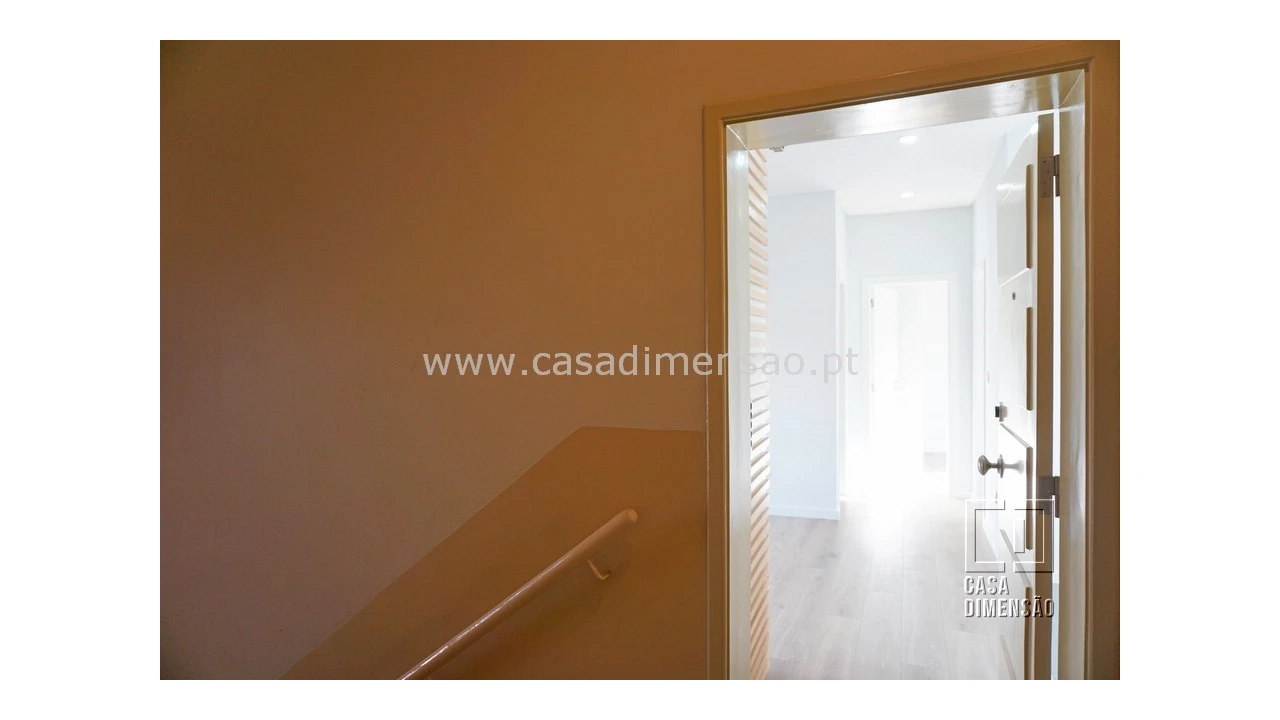 Apartamento T2 para Venda em Alvalade Foto 24