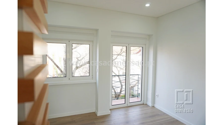 Apartamento T2 para Venda em Alvalade Foto 7