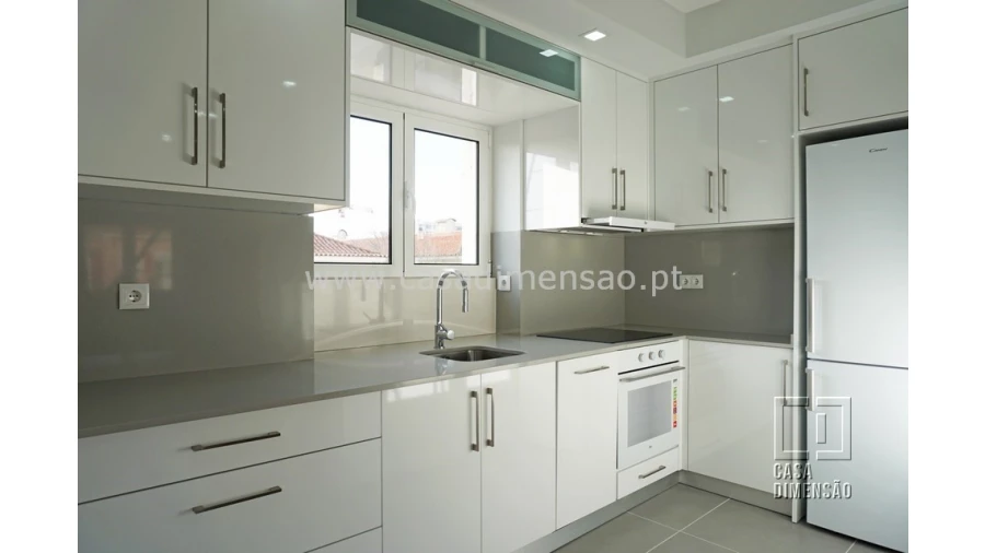 Apartamento T2 para Venda em Alvalade Foto 11